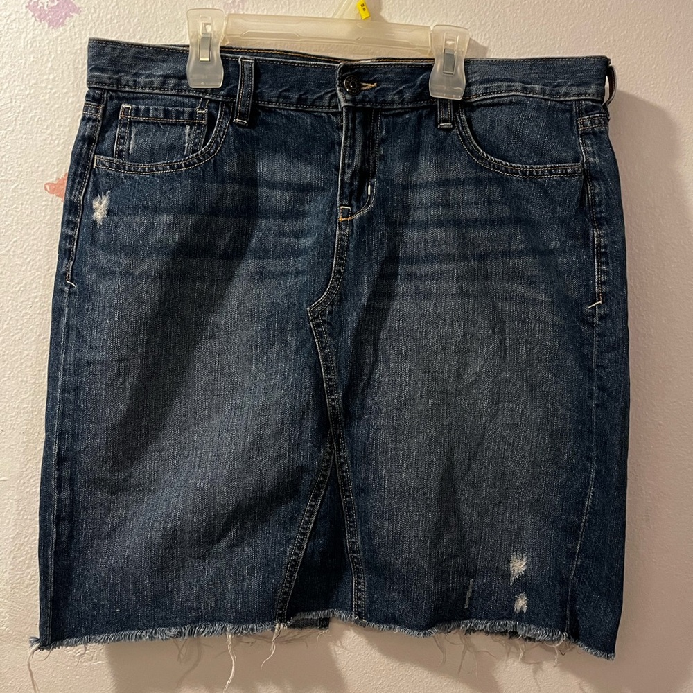 Old Navy Denim Distressed Skirt Size 12 Medium-Dark Blue Jean Color